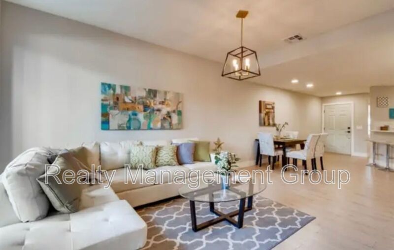 $3,700 - 3 Bed / 2.5 Bath Upgraded Townhome in The Knolls Community property image