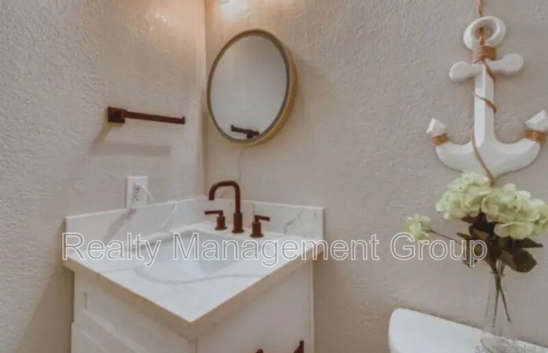 $3,700 - 3 Bed / 2.5 Bath Upgraded Townhome in The Knolls Community property image