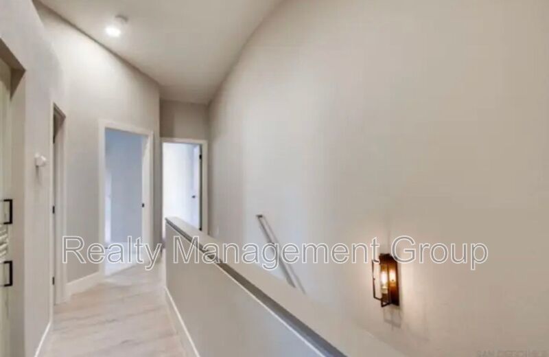 $3,700 - 3 Bed / 2.5 Bath Upgraded Townhome in The Knolls Community property image